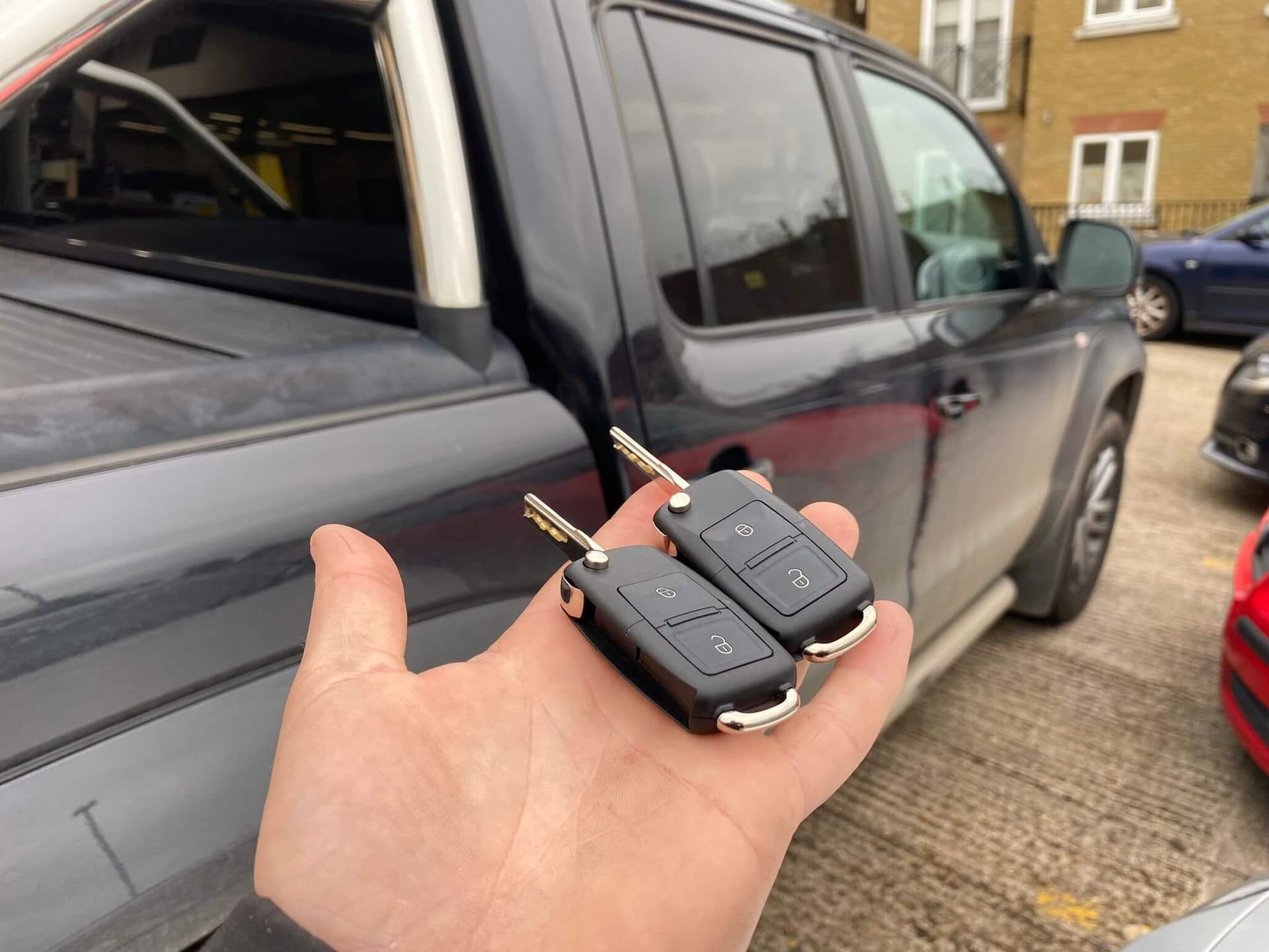 Autoschlüssel mit Programmieranleitung und Batterien – MR-KEY macht Ersatzschlüssel einfach