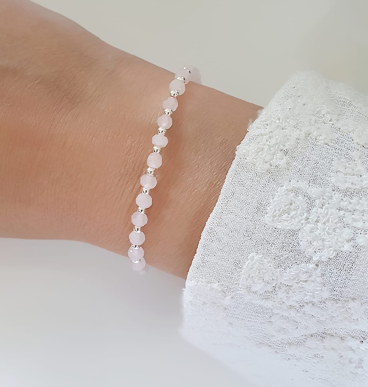 Rosenquarz Armband für innere Balance – Exklusiv bei CrystalScents