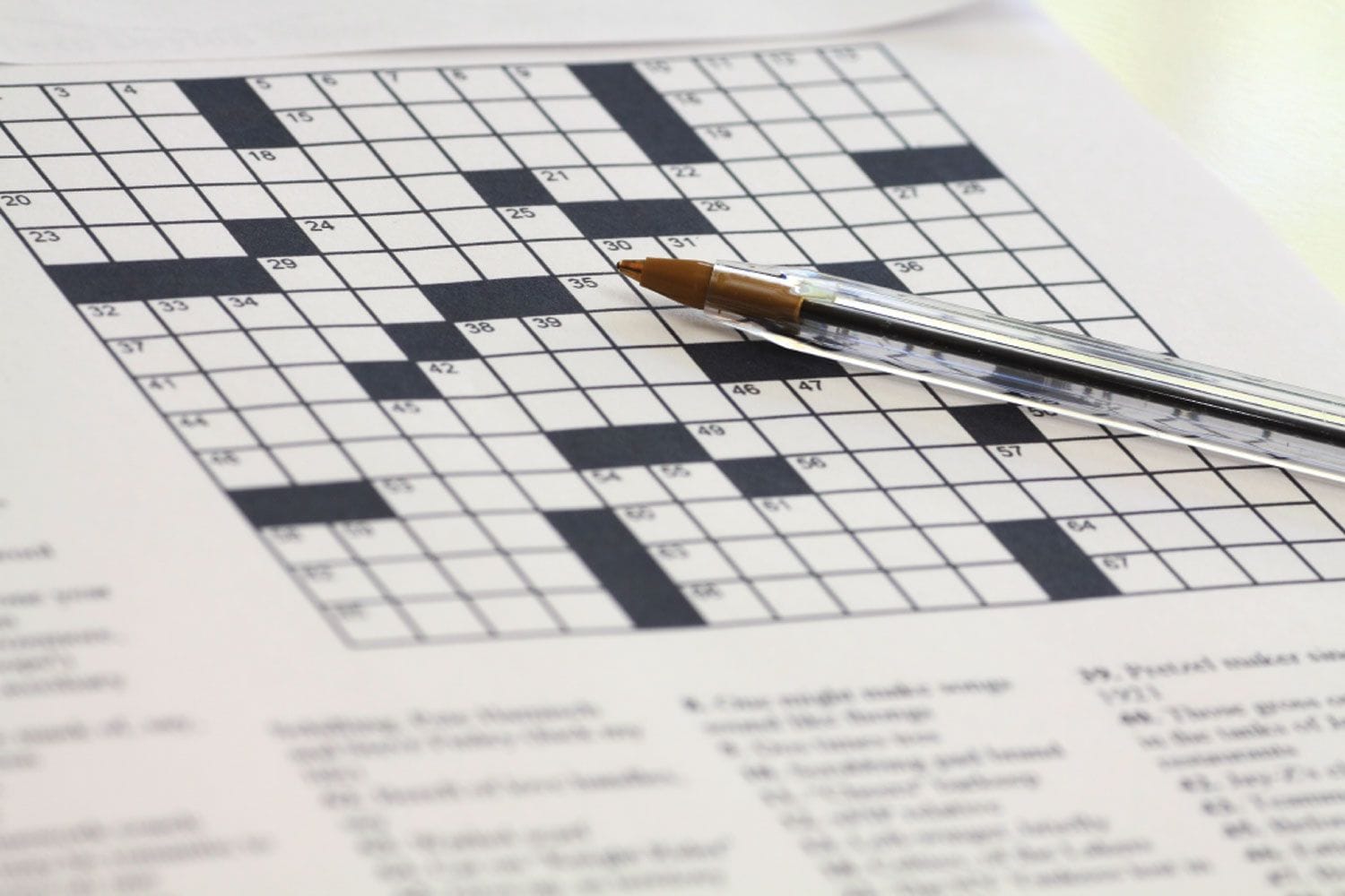 Finde kreative Lösungen für schwierige Buchstaben mit Scrabblemania